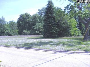 Hidden Lake Blvd, Akron, OH 44312