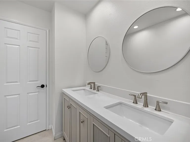20454 Elkwood St — Photo 24