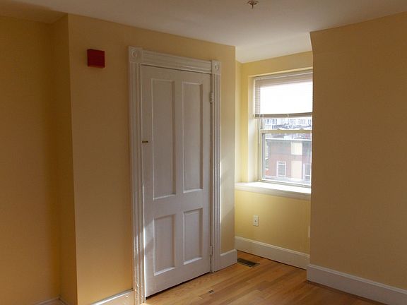 5th image of 2101 Saint Paul St APT 1