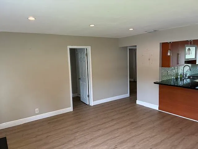2 bed, 2.0 bath, 920 sqft, $2,300 — Photo 4