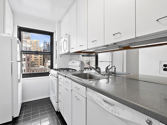 4th image of 54 W 16th St APT 11H
