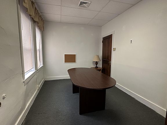 5th image of 16 E Main St #16329448