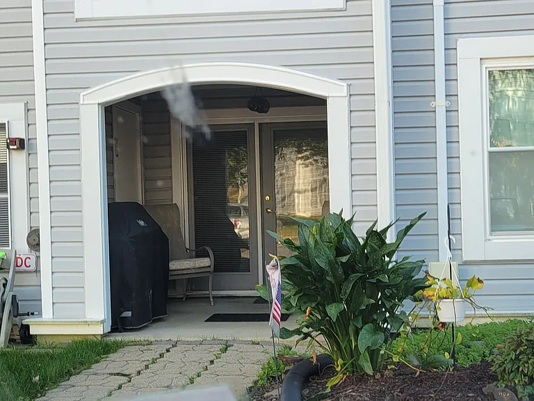 50 Greystone Ct #E — Photo 1