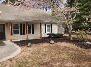 1135 Burning Bush Dr, Loganville, GA 30052