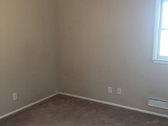 3rd image of 701 S Belmont Ave