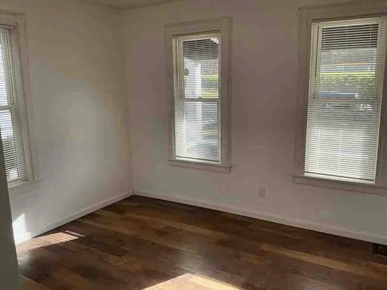 27 Evans St #1F — Photo 9