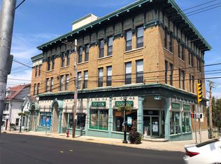 303 Main St APT 2D, Pt Washington, NY 11050