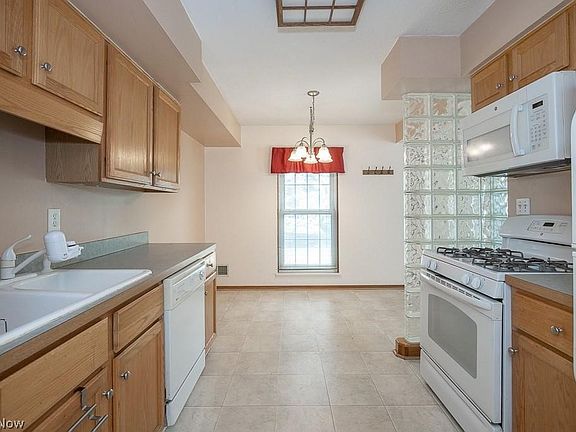 4th image of 20325 Williamsburg Ct #310B