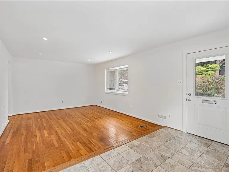 727 Grandin Ave — Photo 7