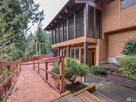 2nd image of 501 Hillcrest Dr