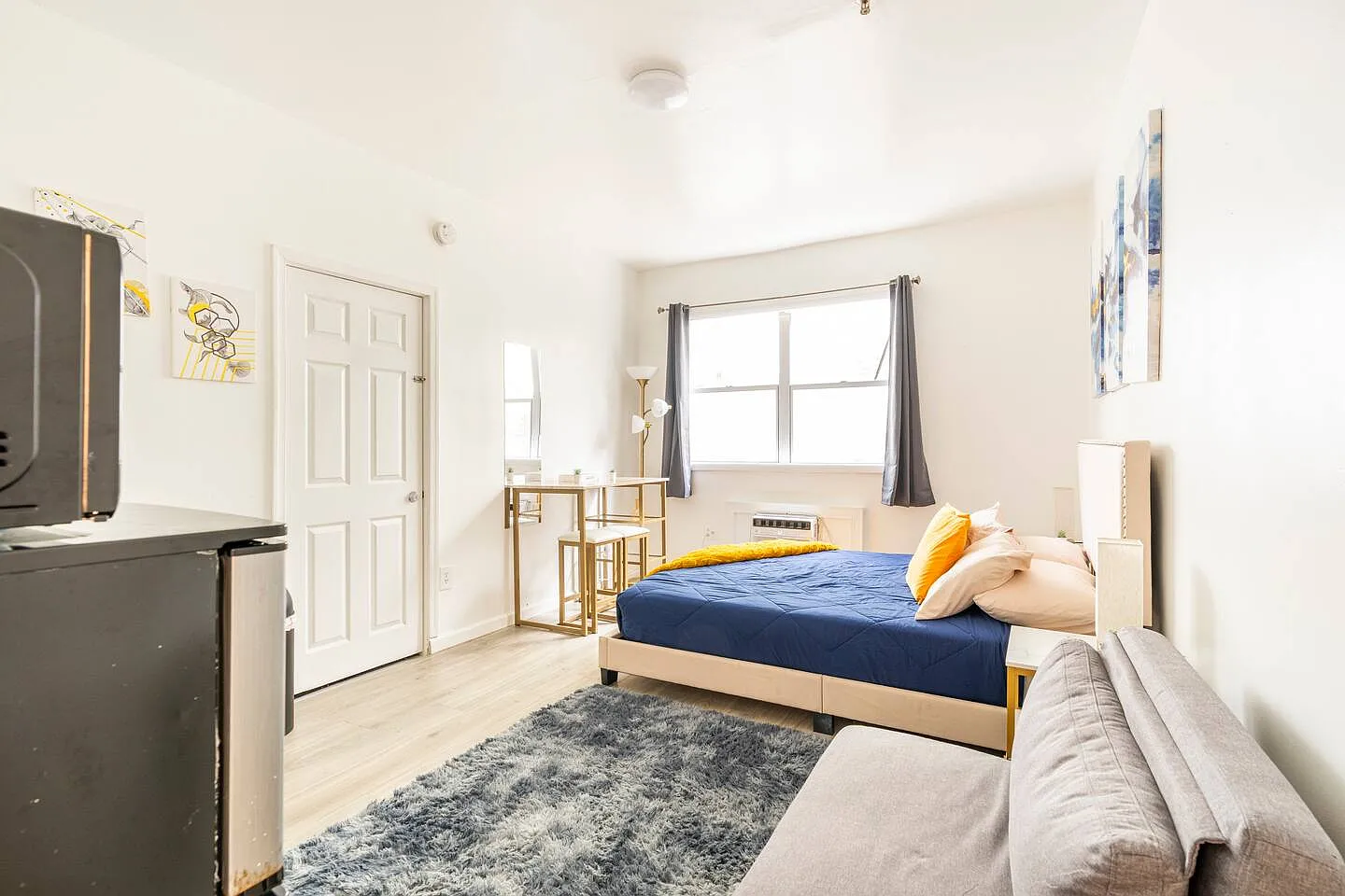Studio, 470 sqft, $1,900 — Photo 2