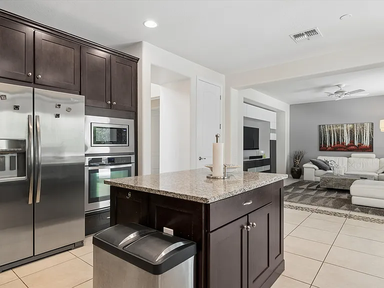 3826 E Cat Balue Dr — Photo 3