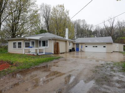 9100 Almena Dr, Kalamazoo, MI, 49009