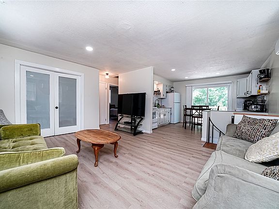 3rd image of 1227 McCabe Ave