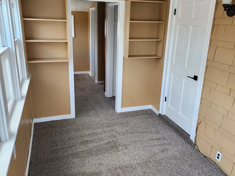 4607 James St #1 — Photo 9