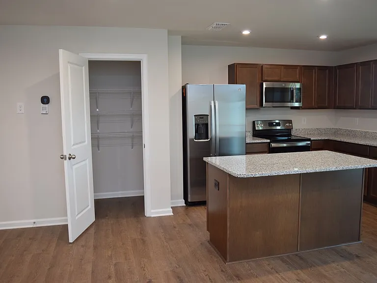 1530 39th Avenue Loop NE #5 — Photo 14