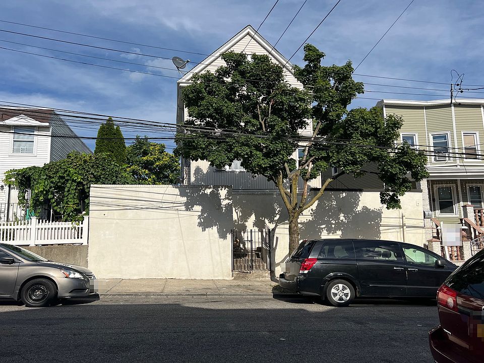 1st image of 3217 106th St