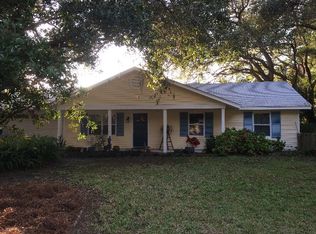 132 Lake View Cir, Brunswick, GA 31525