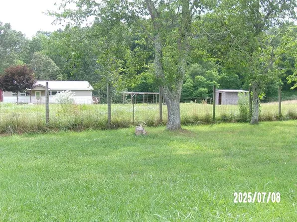 210 Ennic Rd, Beckley, WV 25801