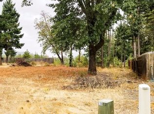 442 Lindilu Ln, Cave Junction, OR 97523