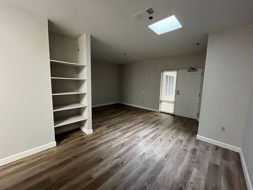 2nd image of 2810 35th St APT 211