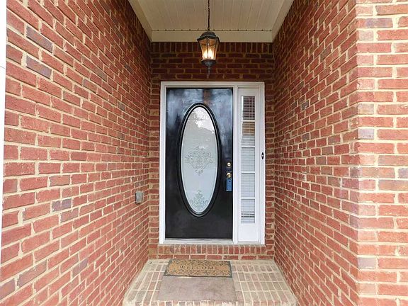 2nd image of 2335 Jennas Way SE
