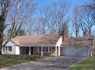 23 Sycamore Cir, Stony Brook, NY 11790