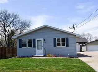 1915 Sheridan St, Oshkosh, WI 54901