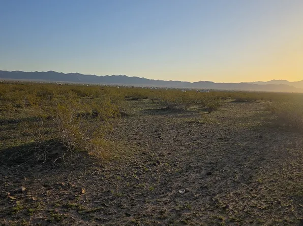 005B S Estrella Rd, Golden Valley, AZ 86413