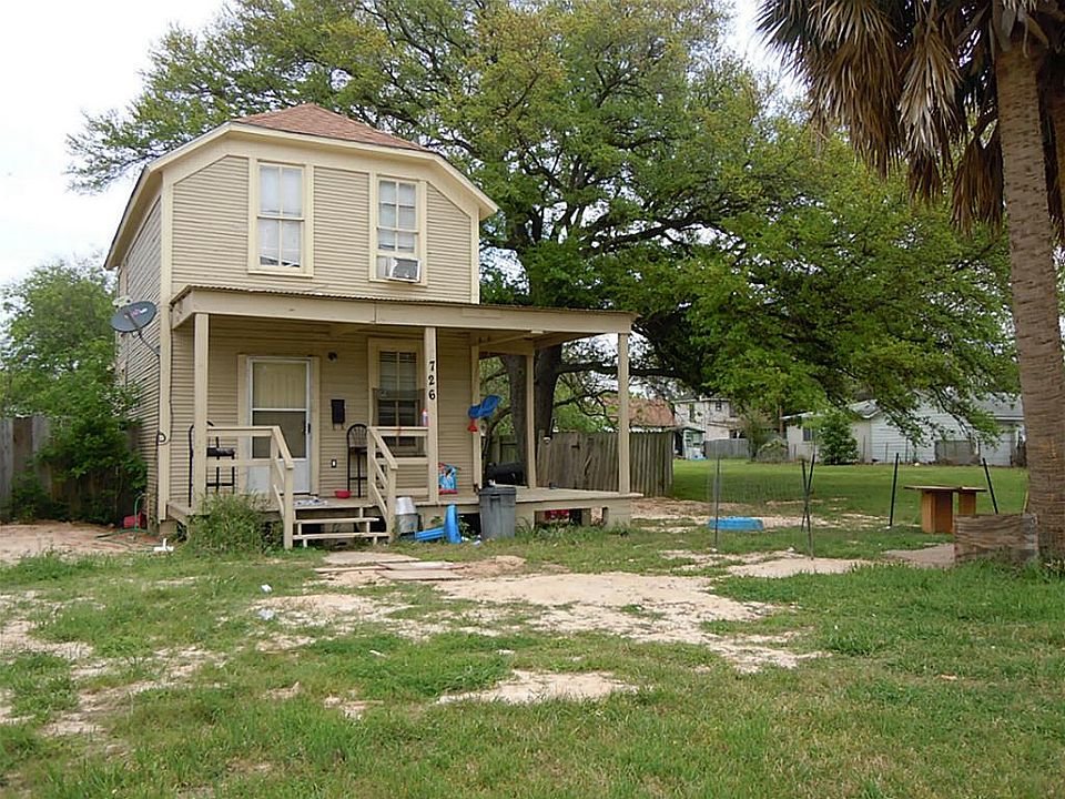 1st image of 726 6th Ave N
