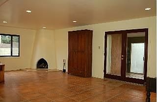 3rd image of 10510 Snow Heights Blvd NE