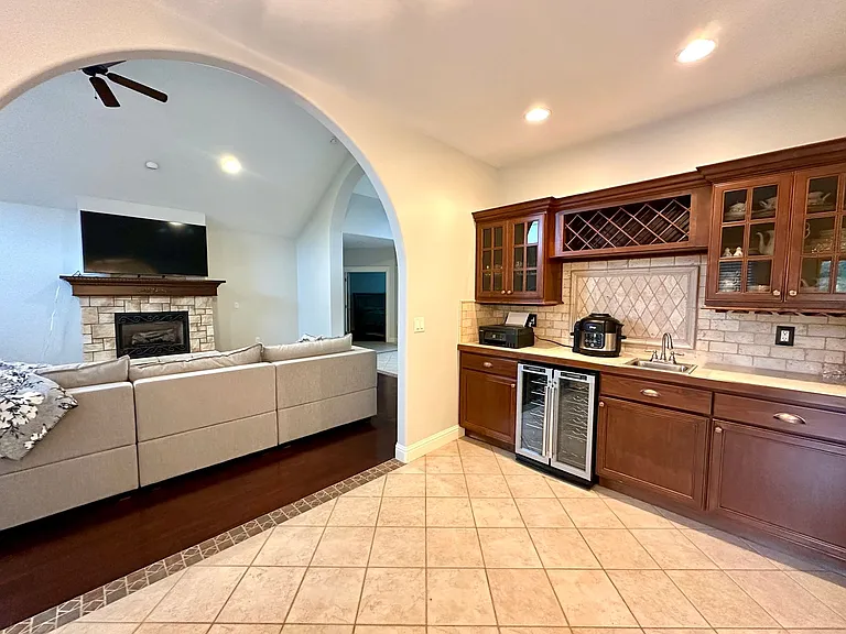 4448 Castlerock Dr — Photo 6