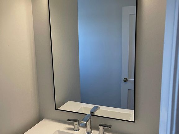 5th image of 100 Lucas Dr