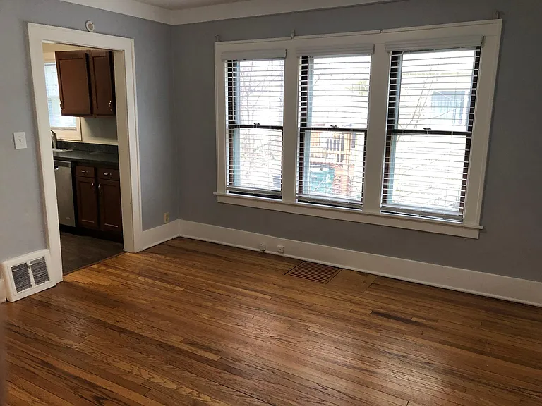 347 W Troy St — Photo 7
