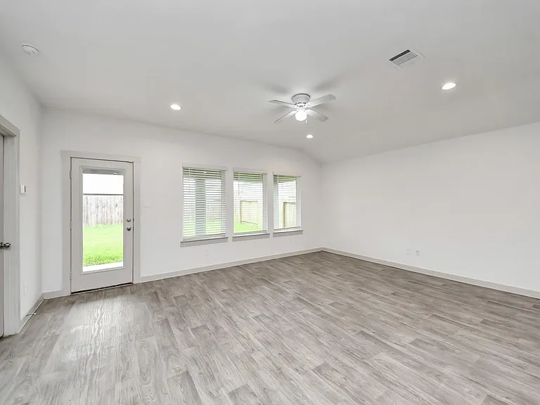 7803 Golden Rubia Ln — Photo 30