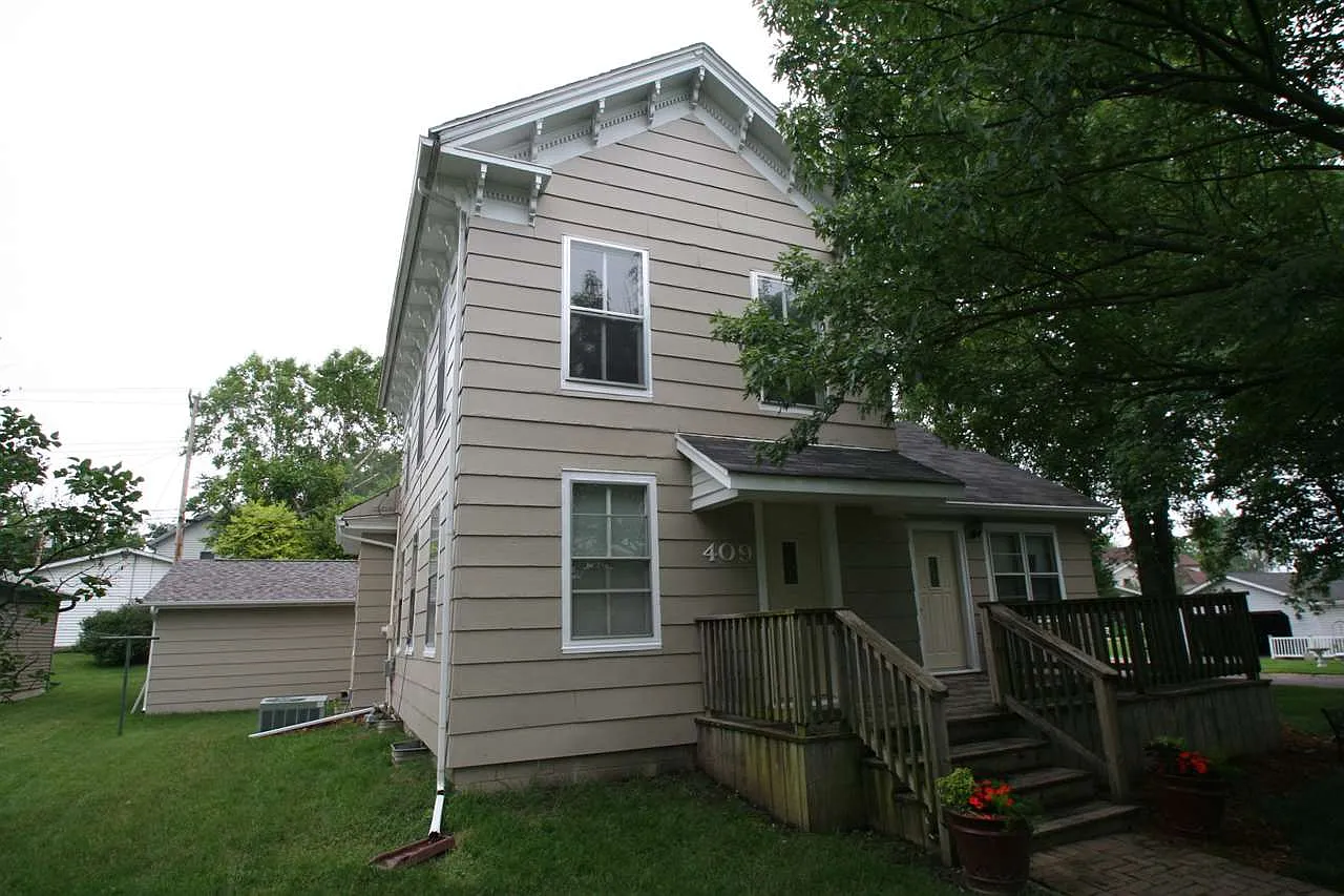 409 S Main St photo 1