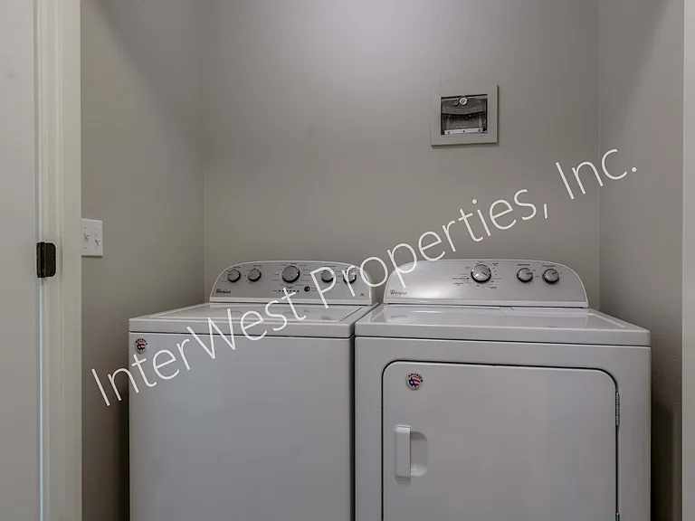 10317 NE 61st Cir — Photo 6
