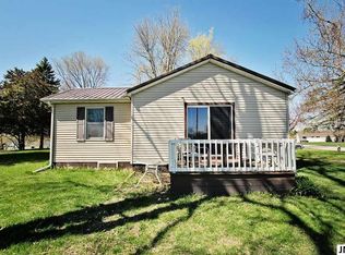 22 Hillcrest Dr, Munith, MI 49259