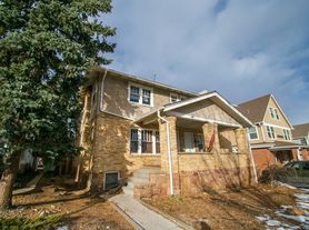 1131-1133 11th Street, 1 Bed and 1 Bath