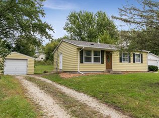 6719 Meadowbrook St SE, Rochester, MN 55904