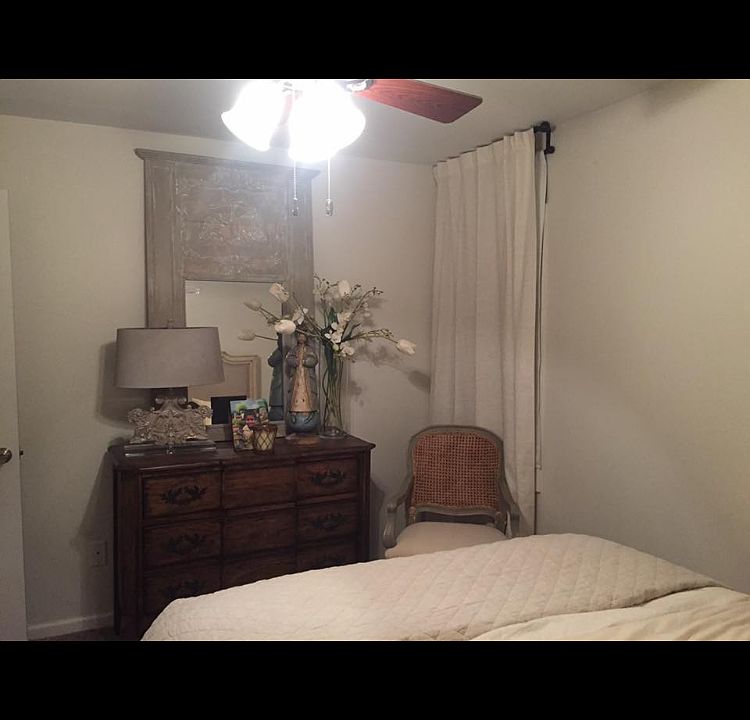 1st image of 406 Honeysuckle Dr