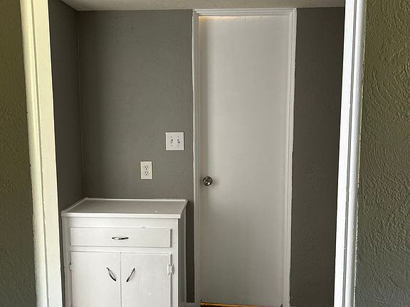 5th image of 1007 Forest Ct APT 8