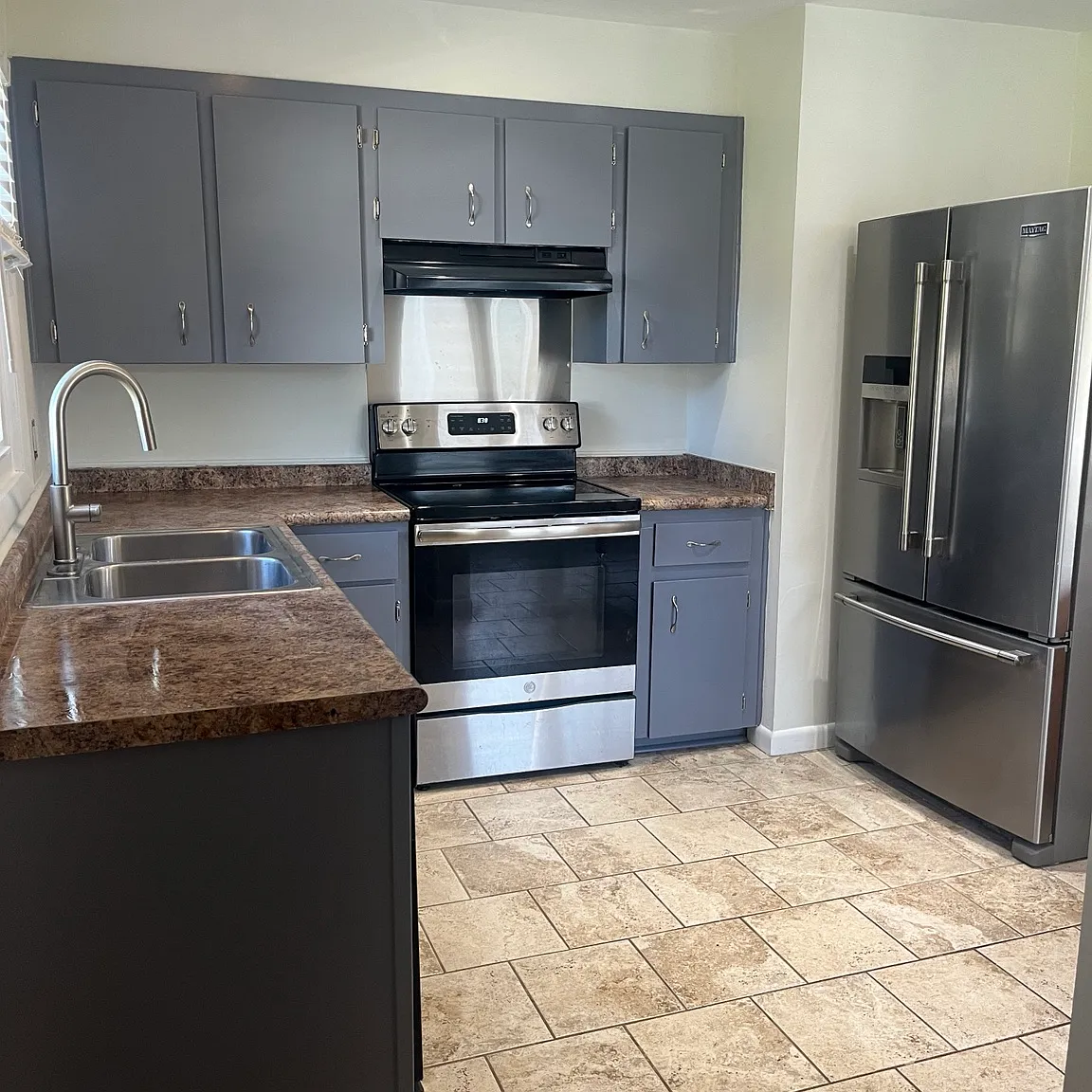 3 bed, 1044 sqft, $1,375 — Photo 2