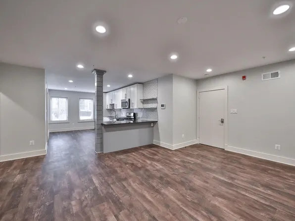 1322 N Franklin St #1, Philadelphia, PA 19122