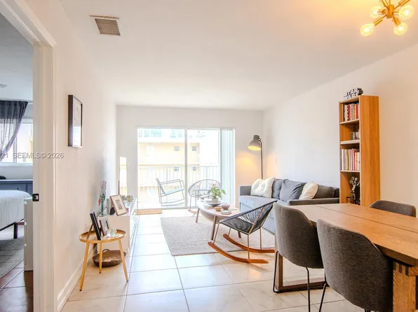 677 NE 24th St APT 604, Miami, FL 33137