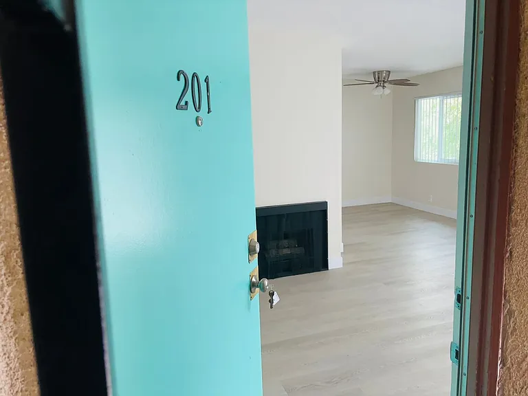 Foothill Apartments — Photo 19