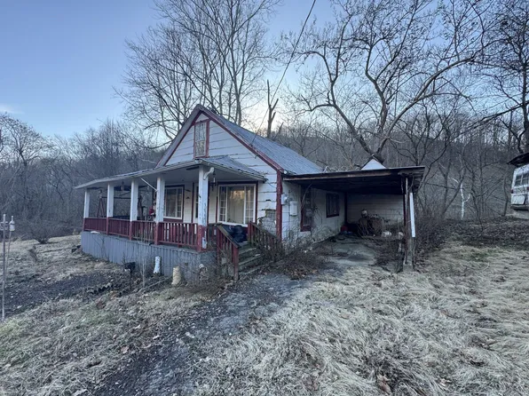 500 Church House Rd, Crum, WV 25669