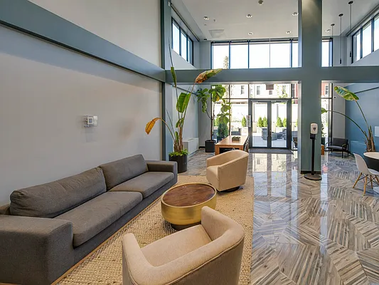 Rented by Bouklis Group | media 18