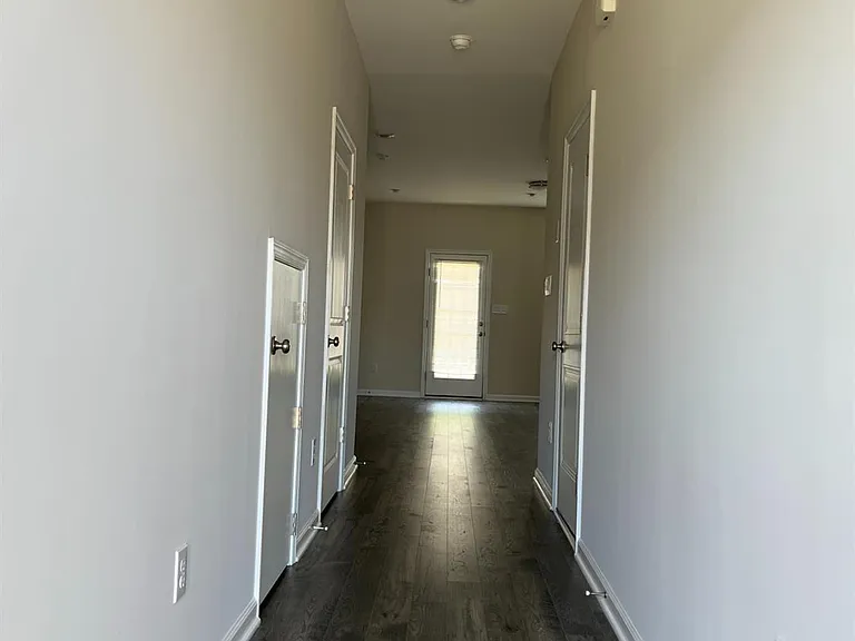 309 Mazzeo Dr — Photo 5