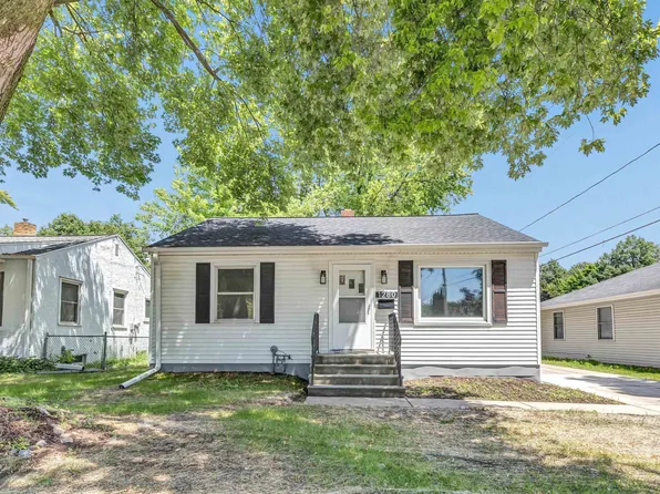 1280 Desnoyers St, Green Bay, WI 54303